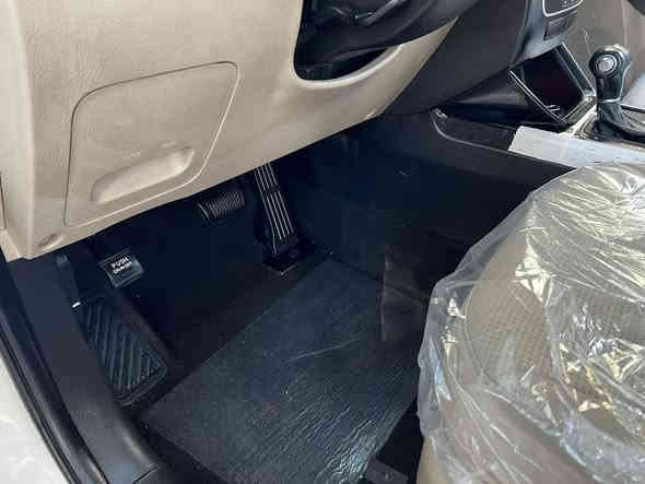 ( مكلف بنشر رقم صاحب سياره اسفل الاعلان واتصل عليه او علق بتم سوف يصلك السعر مباشرا) 
للبيع فقط نقدا 
اعتذر عن جميع المراوس كيا سورنتو شبه  زيرو ماشاء الله تبارك الرحمن جديده جدا 
سياره ع ايد وحده ماخذها زيرو بوقتها بسنتها طلعتها ع ايدي زيرو ٢٠١٥ وضلت محافظ عليها صوره سنويه القديمه موجوده بلمنشور حاليا مجدده مع هزه جديده دعاميات وحديد بدون صبغ 
فول ١/١ خليجي 
استلام شركه دوليه العراقيه كتلوكات فابلون  الاصلي بيها بعده قماره بنرما شغاله 
زراك لايت بصمات ٢ وثانيه بعدها بلجيس ما مفتوحه محرك سته سلندر ٣.٥ سبعه راكب ٣ قطع تبريد هواي مواصفات بيها رقم بغداد دولي جديد بسمي شخصيا 
مكاني بغداد 
( اخوان سياره جديده جدا ونضيفه ع ايدي وبسمي شخصيا من شركه عندي ولحد الان محافظ عليها 
جناي سورنتو يعرف قيمتها 
اتصل وتدلل ماشيه 43 الف 
***********
