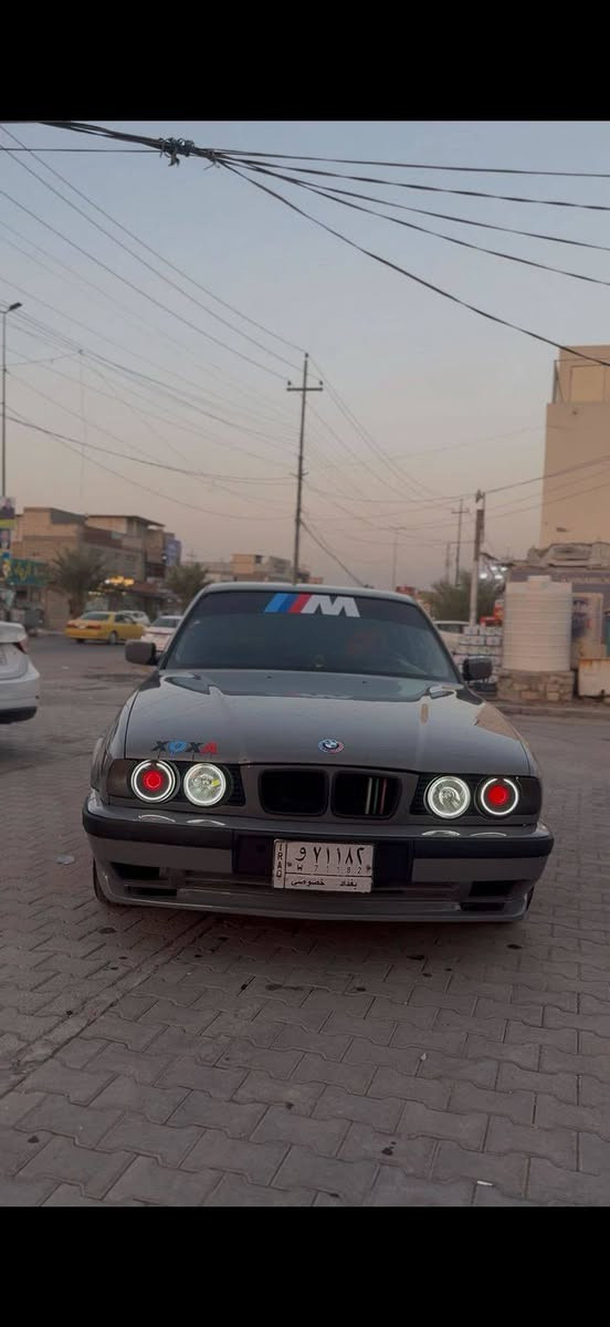 سلام عليكم بي ام 535 مفتوح محرك وكير  اوتو جديد صعدتهن قبل شهرين  سياره كلها M دعاميات ودواخل جلد غرفه كلها جلد سوده وكلها جديده بجم عريض + عيون الشيطان وعدسات عليها كزوز HTpor تحكم بل ريمون عليها سستم سماعات كامل وسبيكرات وشاشه نضام اندرويد رقم بغداد مداور ثاني يوم تبريد شغال كلشي شغال بل سياره كامله على اخر حبايه /الاستفسار خاص او رقم الهاتف ***********
