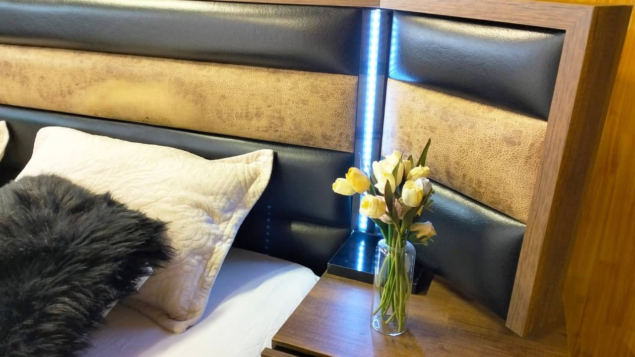 غرفة 8 قطع نضيفة 100/100 بيها انارة ومخزن بالسرير *********** مكان بغداد
