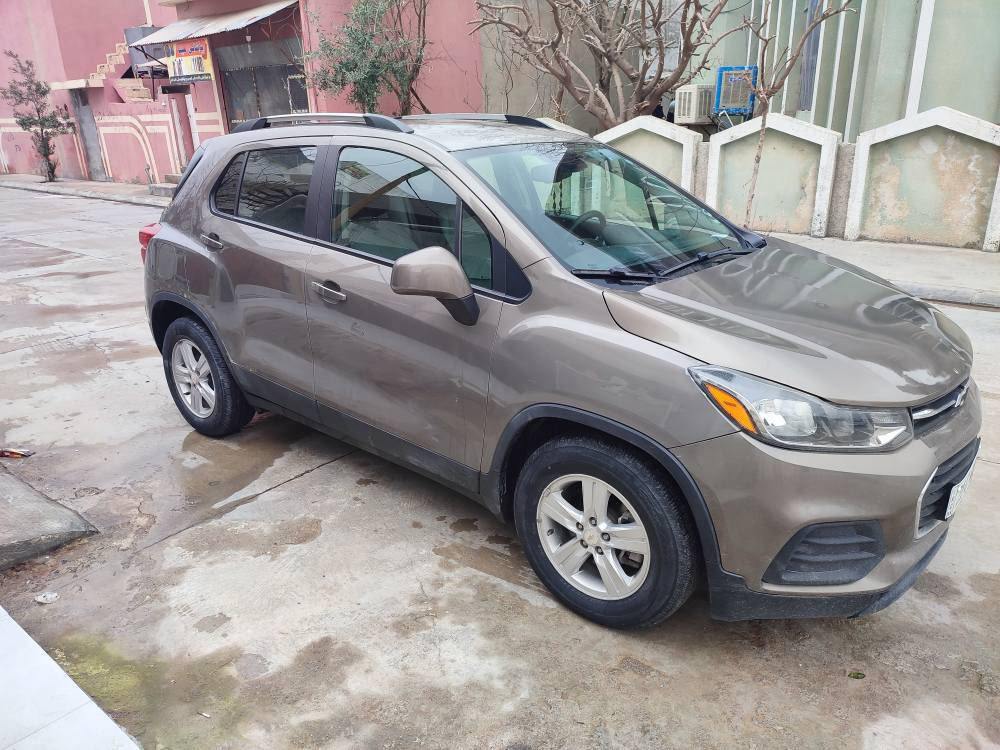 ***********    &&&      ***********

CHOFLICT  TARKS
شۆفلریت تراکس  مۆدێل   2021  تۆماتیک
هەزەوسەنە،ی تازەیە تا 2029 مانگی 7 بەناو خۆمانەوەیە
تە نها (80) مایل ڕۆشتووە
گێڕو مەکینەی نە کراوەتەوە بەشەرتی فیتەر 
شاشە و کامێرەو حاسەیە
تەنها یە ک چەمەلخ پێشوی بۆیاخە بێ هیچ ناوگرتێ
چوارتایە و ویلی لۆک لۆکی لەژێردایە
سەیارەکە نموونەیە چرکەی تێدا نی یە   
کاڵبونەوەی نی یە و هە موشتێکی بەشەرت
سعر/107$مجالی تێدایە    شوێن/شارەزوور-زەڕایەن
ژ.م/***********  &&&&    *********** السليمانية, العراق
