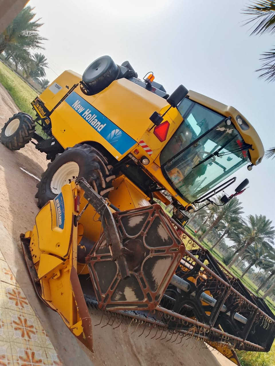 حاصدات عدد اثنين للبيع كفاله عامه ***********
