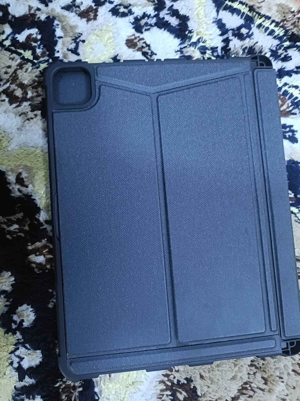 كيبور ضوئي ايباد 11 برو 
***********
