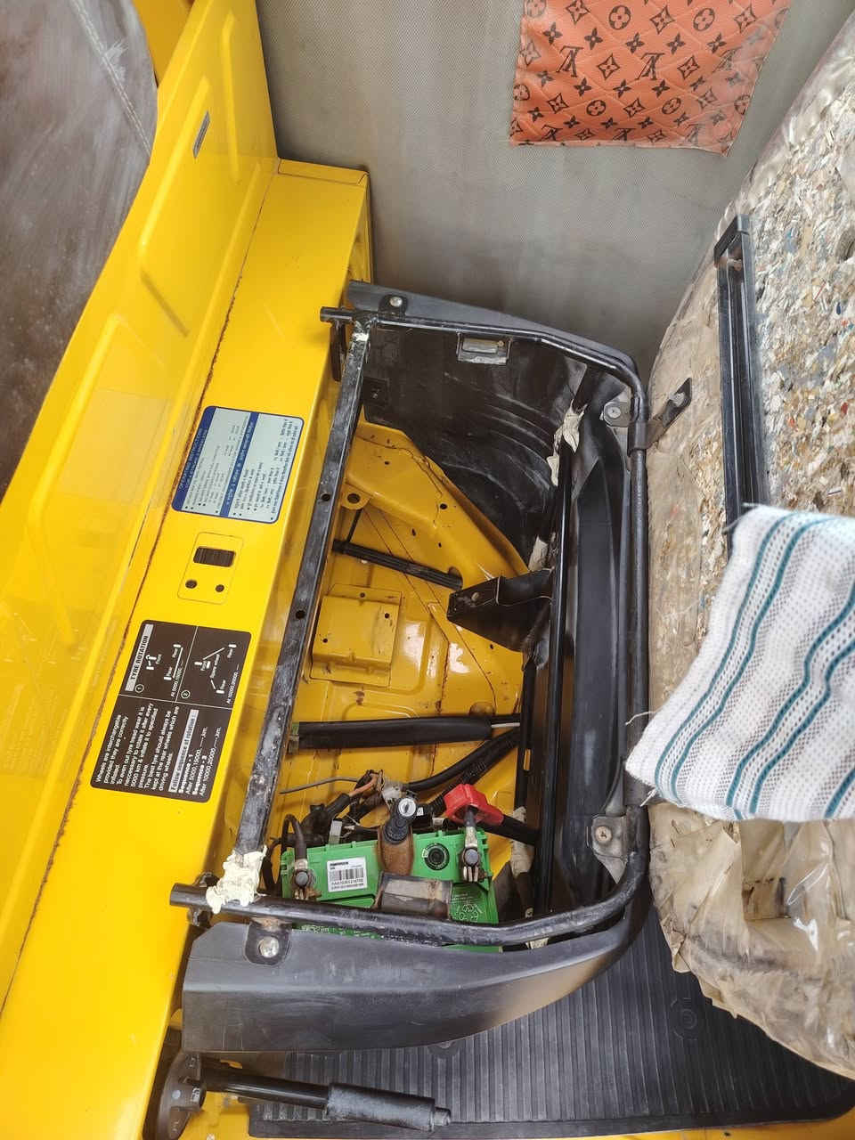 تكتك للبيع موديل 25/11/2021  رقم انكليزي رقم ميسان بأسمي شرط التحويل مكفوله كفاله عامه متواجد بلواتساب فقط السعر بلخاص***********
