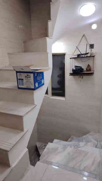 البديع للإستثمارات العقاريه 
دار للبيع ملك صرف طابو 
المساحه 55م 
الواجهة 5 م 
يحتوي على 3 غرف نوم نضام سويت 🏗️ وصاله 🏗️ومطبخ 🏗️ خدمات عدد 4 
عنوان الدار حي القاهره ناجي عواد خلف تانكي الماء عنوان المكتب حي القاهره حي المعلمين

للاستفسار 
***********
