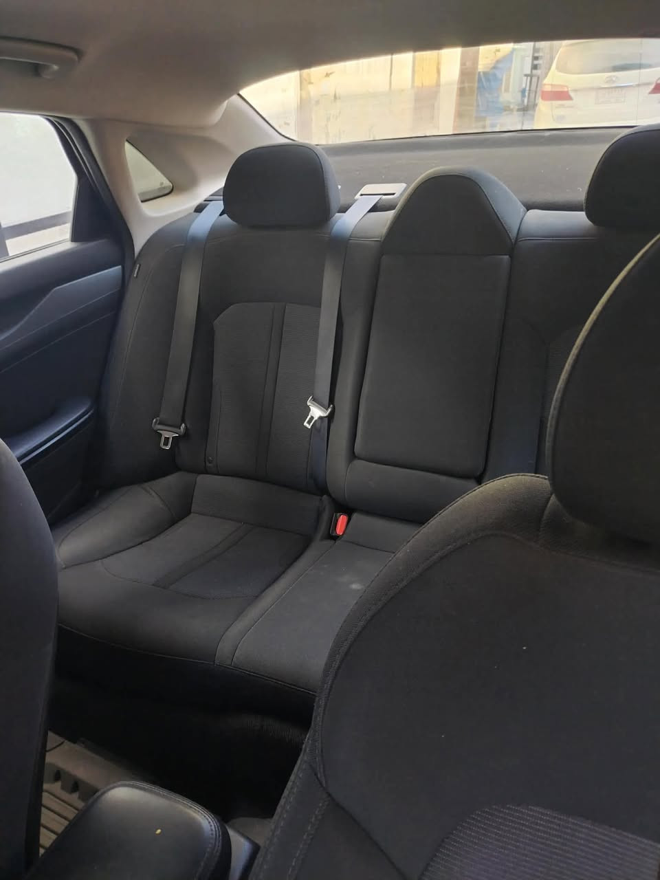 ‎بسم الله الرحمن الرحيم
‎كيا كي فايف اسود 
‎🚘 المواصفات:

‎* محرك 1600 سي سي تيربو اقتصادي وقوي
‎* ناقل حركة أوتوماتيك
‎* تشغيل بصمة ودخول ذكي (Smart Key)
‎* شاشة معلومات وترفيه 
‎* كاميرا خلفية
‎* حساسات أمامية وخلفية
‎* رادارات أمامية وخلفية
‎* نظام القيادة شبه الذاتية (Lane Following Assist)
‎* مثبت سرعة ذكي (Smart Cruise Control)
‎* نظام المحافظة على المسار
‎* نظام التحذير من الاصطدام الأمامي
‎* بريك تلقائي أمامي وخلفي
‎* نظام مراقبة النقطة العمياء
‎* إنارة LED أمامية وخلفية
‎* ويل المرغوب
‎* نظام ABS وESP للثبات الإلكتروني
‎* وسائد هوائية متعددة
‎* مكيف ممتاز 
‎* سيارة جديده وخير من الله ترايك للبصرة .
***********
