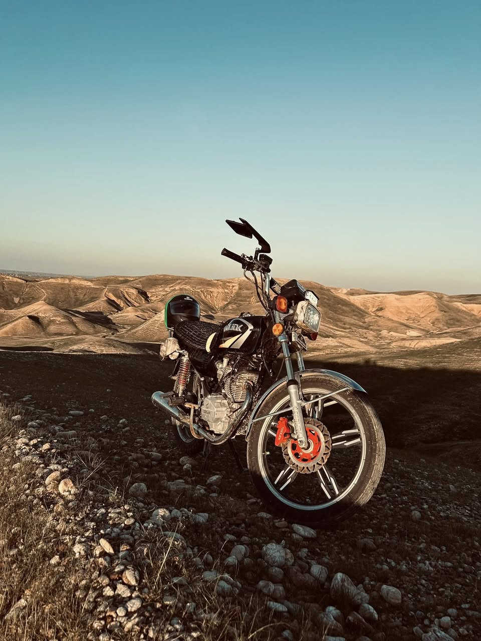 سلام عليكم ❗️.                                                               دراجه للبيع دراجه موديل 23دراجه ما متعوبه يمي اصعد للشغل وانزل 4يام يعني بل شهر استخدمه بس 4يام دراجه خير مال الله معدل وشلعه ودراجه رتبته علا إيدي  الخاص مفتوح تفضل خاص وهلابيك تعجبك ع عيني وراسي ما تعجبك هم ع عيني وراسي


**إذا كنت صاحب هذا الإعلان وتريد حذفه لأي سبب، رجاءا أرسل رسالة إلى الدعم الفني**