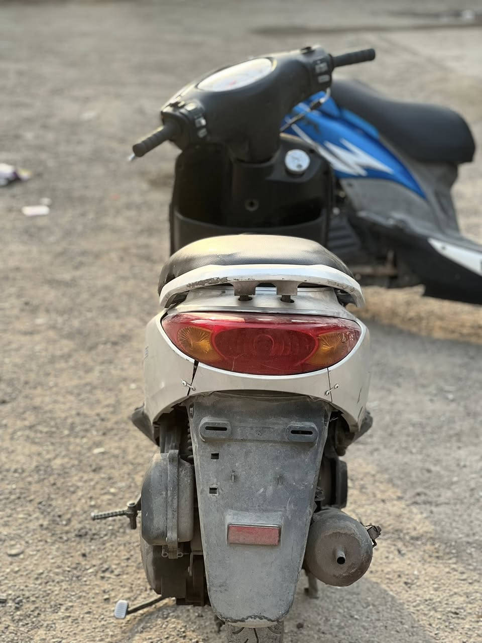 سلام عليكم بريز نضيفه كابريتر بلادي كلجات بلاديه حته القايش المكينه ممفتوحه فقط تحتاج تبديل سلف ب٢٠ نضافه الكفرات ٧٥ بلميه. السعر (٤٧٥)وبيها مجال شراي راسل (***********)
