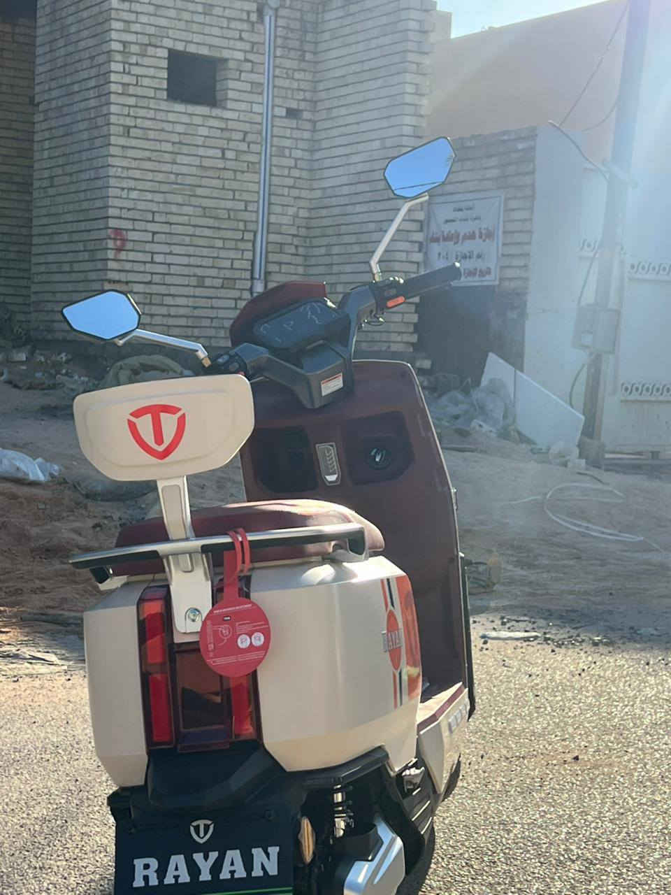 السلام عليكم دراجة ريان وحش الكون 2026للبيع
مواصفات🩵
نضامpبارك
نضام 3سرع
نضام الرجوع للخلف R
لايت LEDعالي ناصيف 
مثبت سرعه مانع انزلاق 
سرعة 75حقيقي
ملف 2000W
نضام التشغيل بصمة او عن طريق التطبيق 
6بطاريت مسطرة35امبير 72فولت 
السعر مليون قفل 
الاتصال***********او
***********
