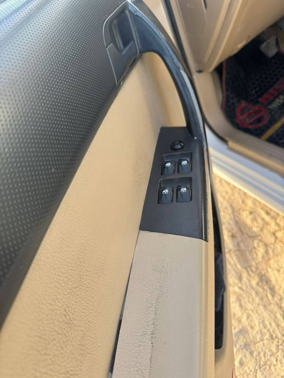 السلام عليكم 
افيو موديل 15خليجي مكفوله 
حداديه توني مسويه. تخم تايرات  الجام كهربائي  ريمونت  سياره نضيفه ما ناقصه شي فقط غاز  السعر ب86 وبيه مجال قليل مكان السماوه ***********
