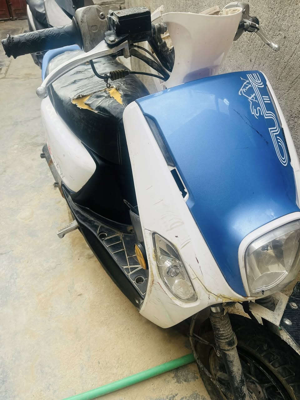 السلام عليكم دراجه بوليس صيني ..مشدود محرك ماكس عدله ياباني .دراجه كهربائيت كله شغاله سلف شغال عوزه بس باتري ..دراجه محركه كايم ..السعر 150 وبيه مجال حگ الجيه ..***********..هاذه رقم التلفون وبي واتساب.
