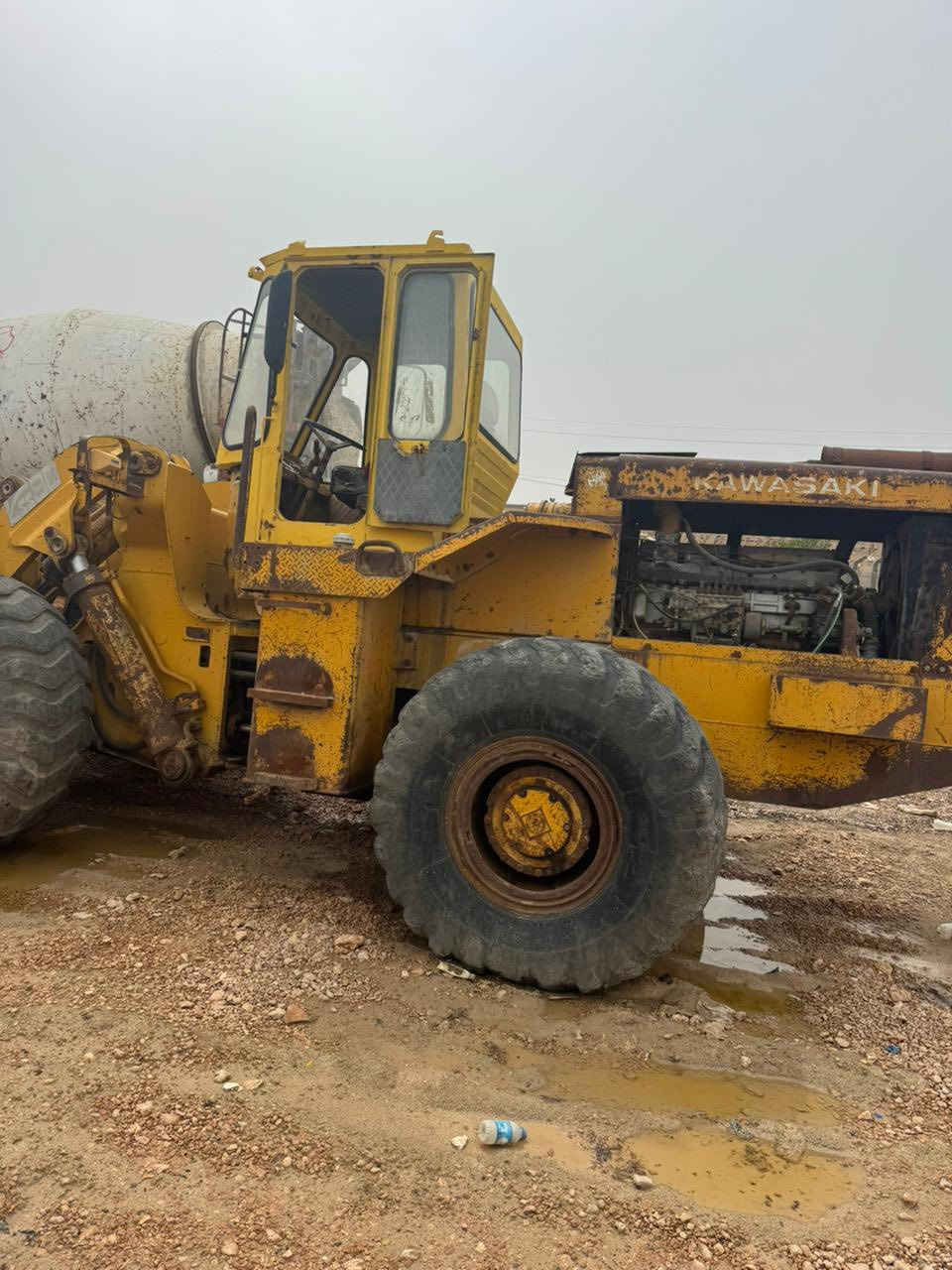 للبيع جاهز حجم 80 مكانها رمادي ***********
