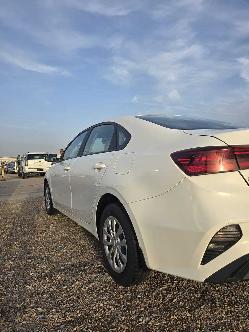 سلام عليكم كيا سيراتو 2024 رقم اربيل ماشيه٣٠وكاله نيم ضمان سياره 5 سنوات بسم شركه وكاله تحويل حاظر تحكم جهتين حساس خلفي تبريد قطعتين  مدوشمه سياره ارضيه وكشنات وبعد بيها هواي مواصفات محرك ١٦٠٠ مامتواجد على الفيس  *********** السعر ١٧٨فقط بيع مكاني البصره
