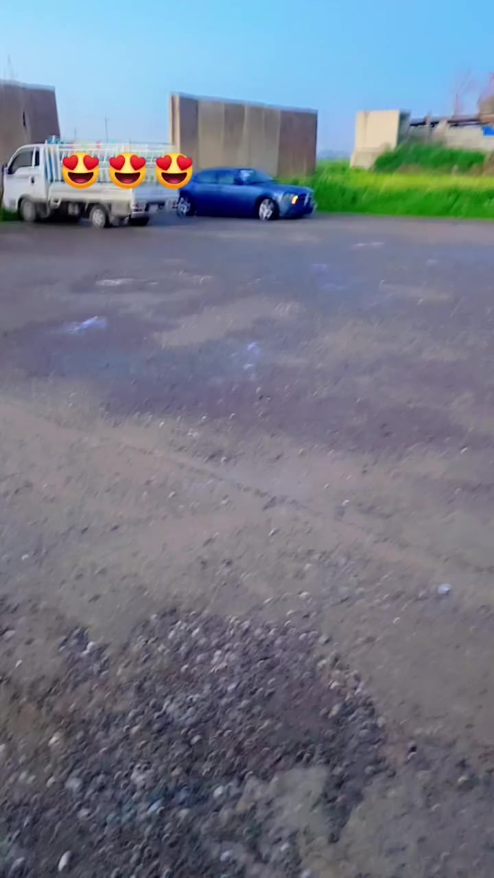 السلام عليكم جارجر موديل 7
محرك 3500 رقم بغداد مشروع وطني مكفوالة من الصبغ بيها 3قطع صبغ 
تفصيل على الرقم بي واتساب ***********
