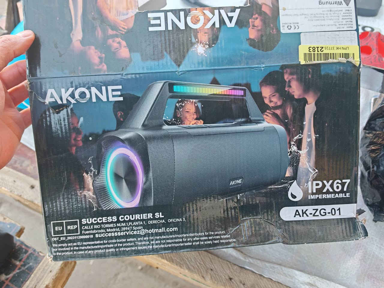 ماركة akone الرهيبة بقوة ٨٠ واط مقاومة ماء وغبار غمر تحت الماء متر ونصف
***********

