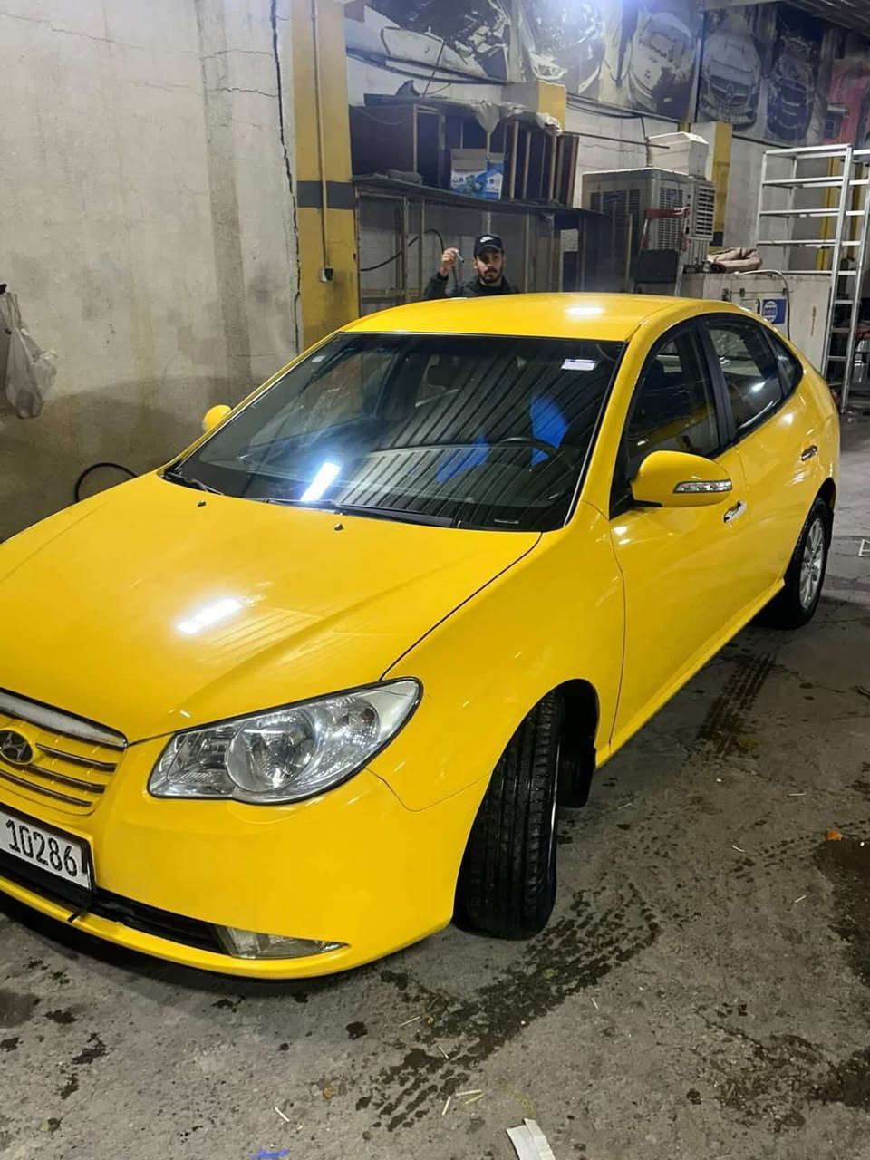 سلام عليكم الانترا موديل 2009خليجيه  مابيه حادث بس خياسات ومعمرا بلكامل عندي صور قبل تعمير وصورها هاي حالين كدامك سياره جاهزمه من كلشي تبريد صدر امامي خلفي تحويل ثاني يوم مستعجل عليه ٨٥ وبيه مجال مكاني طالبيه ***********
