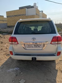 لاندكروز • ٢٠١١ • مكفوله