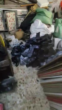 بصطال اسود جلد اصلي سحاب قيطان كبس وخياط داير  اصلي قياسات فقط 42/43 ف...