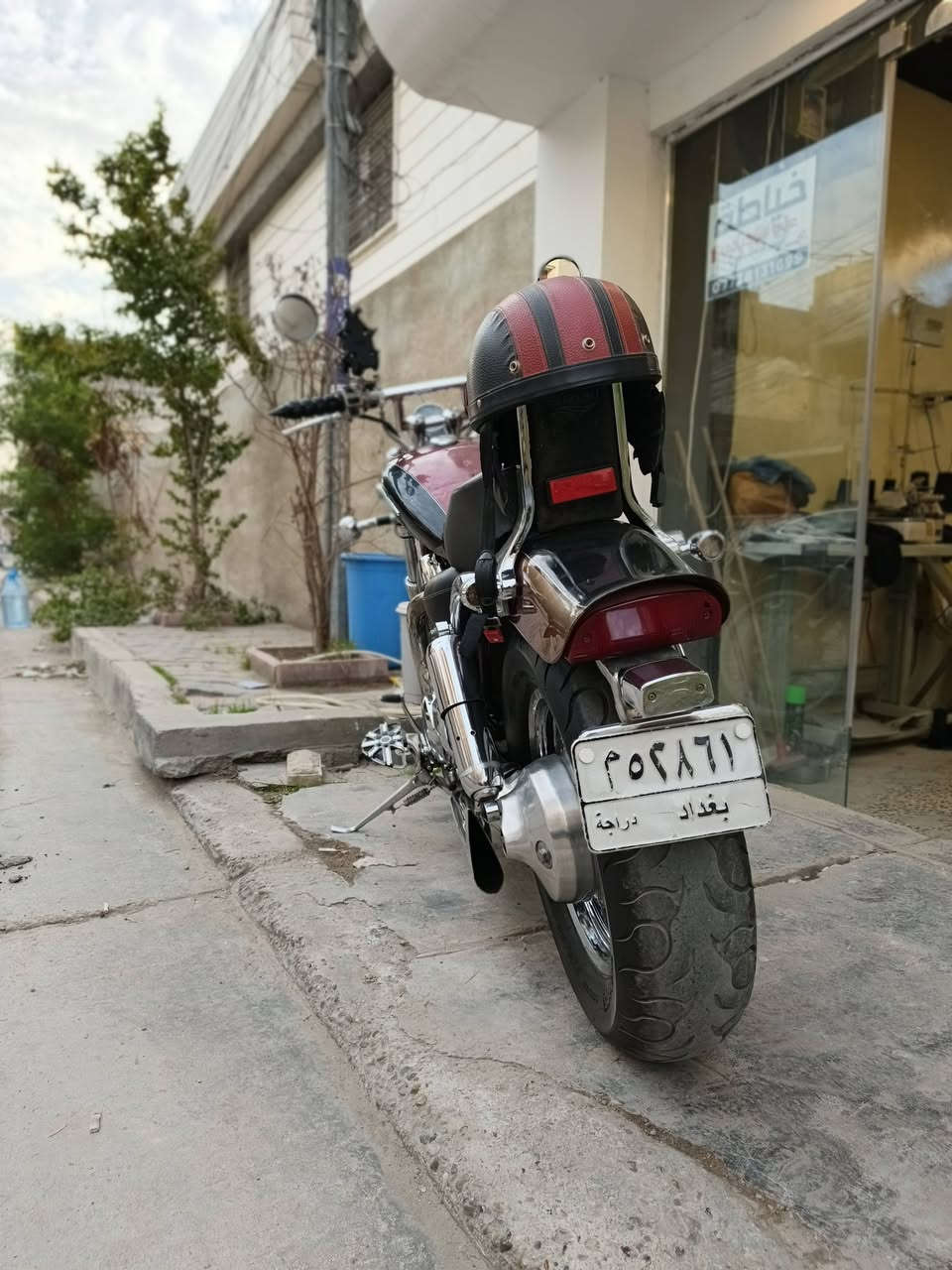 السلام عليكم سزوكي انترودر 1400cc  المكينه ‏موديل 1997 آخر إصدار بالدراجة قطعه وحيده بلعراق الدراجة تجي بنظام جاردن تبريد دهن ماشية 24,000 بريكات ديسكات امامي خلفي الكلج هيدروليك دراجة كهربائياتها كلها شغالة ما بها أي نقص دراجة رقم السنوية باسمي عليها باتري ليثيوم Bs السعر ٢٩ورقه وبيها مجال للطيبين رقم الهاتف ***********
