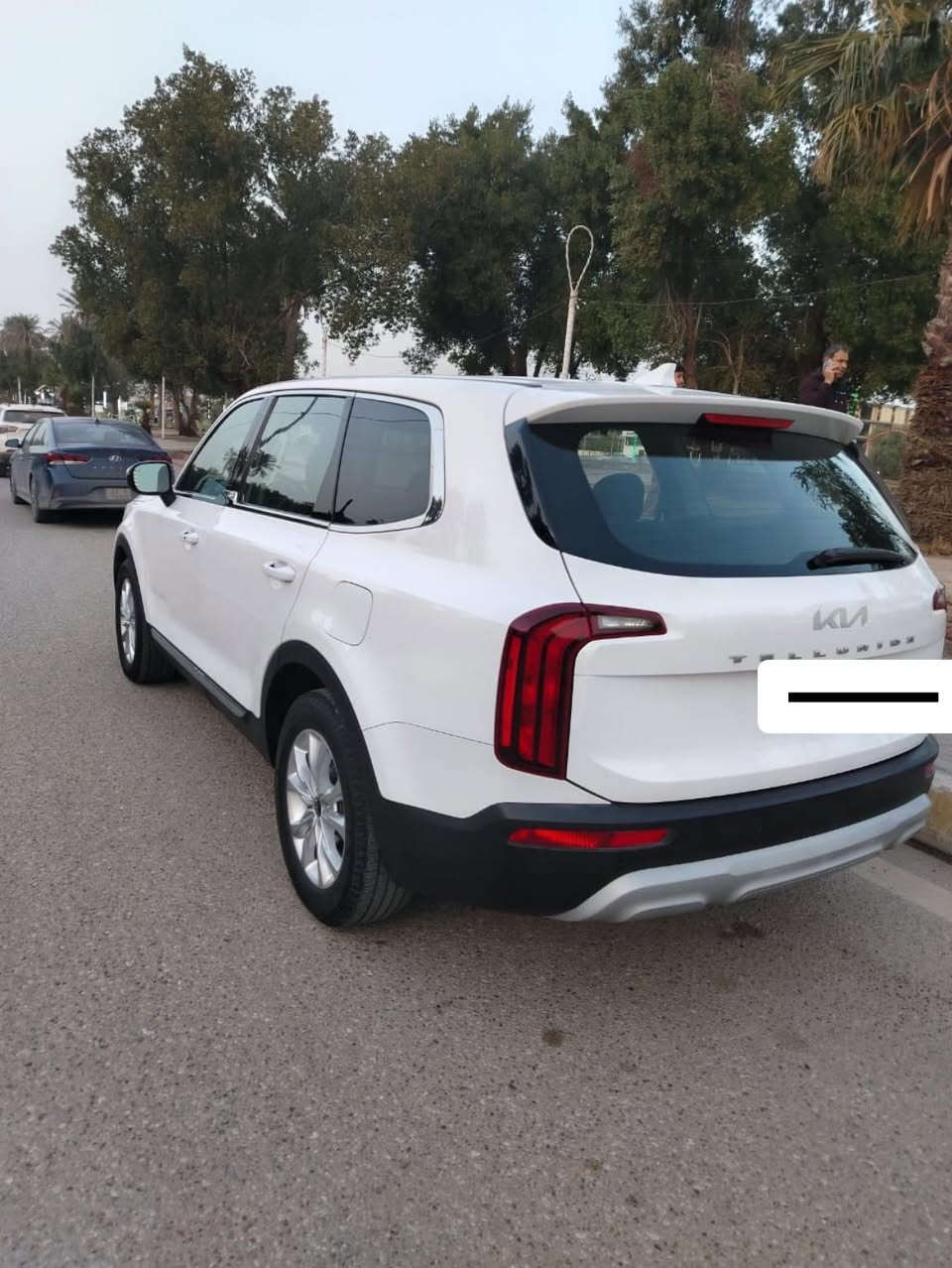 كيا توليرايد
7راكب
مكينة 6سلندر 3800 
فول مواصفات
حادثها بس جاملغ وربع البنيد وصور الحادث موجودة 
السياره ليبل واحد  بس جاملغ مبدل تبريد بلادي
شواصي لغود راديترات كله بلادي 
بدون ايرباك 
داخل ابيض كشنات متصل 
رقم بغداد 
مكان سيارة العمارة *********** السعر ٢٥٥ وبيه مجال
