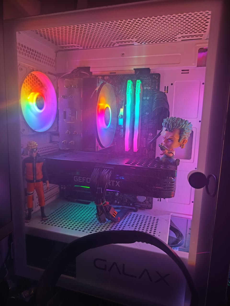 المواصفات والتفاصيل
CPU- I513400F
MB-gigabyte b760 ds3h ax wifi+Bluetooth 
GPU-  RTX 3070 Gainward Phoenix
RAM-TEAMGROUP T-FORCE 32GB CL 30
6000 MT/s
power supply-Deepcool DQ850-M-V2L
Full Modular 850
 80 PLUS Gold
Storage-lexar nm620 1tb
galax case
Cooler-Deepcool
AG400
Monter-AOC 27 IPS 1080 FHD 165HZ
mouse-Glorious Gaming Model D
keyboard-redragon k552 
Headst_Logitech Astro A10 
mouse pad
Speaker-Elimavi MM0819
UPS ofline 2800
مكاني بغداد الزعفرانية شباب مااعرف شكد تسوى اول مره مااكتب سعر


**إذا كنت صاحب هذا الإعلان وتريد حذفه لأي سبب، رجاءا أرسل رسالة إلى الدعم الفني**