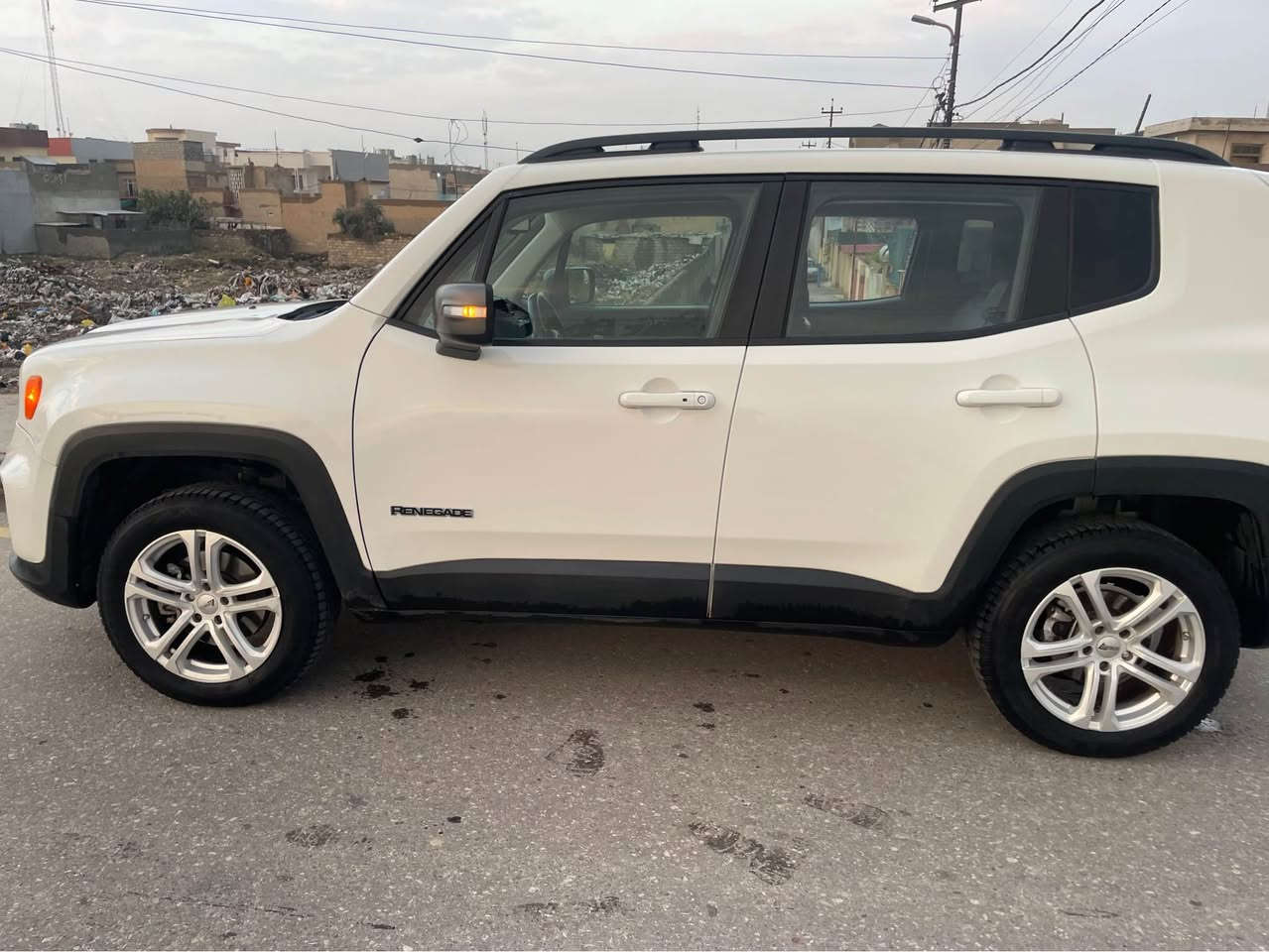 سلام عليكم بيع او مراوس حسب القناعه 

السيارة : جيب رينيجيد

 الموديل : 2021

اللون : ابيض 

اللوحة : دهوك 

السعر :  125$ورقه

حادث السيارة : چاملغ ايمن وباب صبغ بدون دواخل

_____________________

الــمــواصــفـــات  فول عدا الفتحة:-

{1} بصمة تشغيل + ابواب

{2} شاشة كبيرة  

{4} انضمة قيادة : اوتو

{6} كامرة خلفية دوارة مع الستيرن 

{7} لد نهاري 

{8} محرك 1300 تيربو 

{9} سايد بريك بصمة 

{10} مانع انزلاق 

{11} فول تحكم ستيرن 

{12} جام اوتو يصعد دكمة وحدة وينزل كذلك

{13} منافذ USB

كشنات جلد 

كشنات تدفية

سترين تدفية

فورويل 

للإستفسار يتوفر واتساب📞

*********** موصل, نينوى
