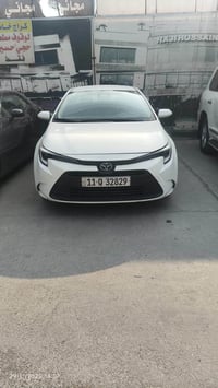 كورلا  2023 LE للبيع فقط مكينة 1800 بانزين هايبرد ماشية 46 الف   السيا...