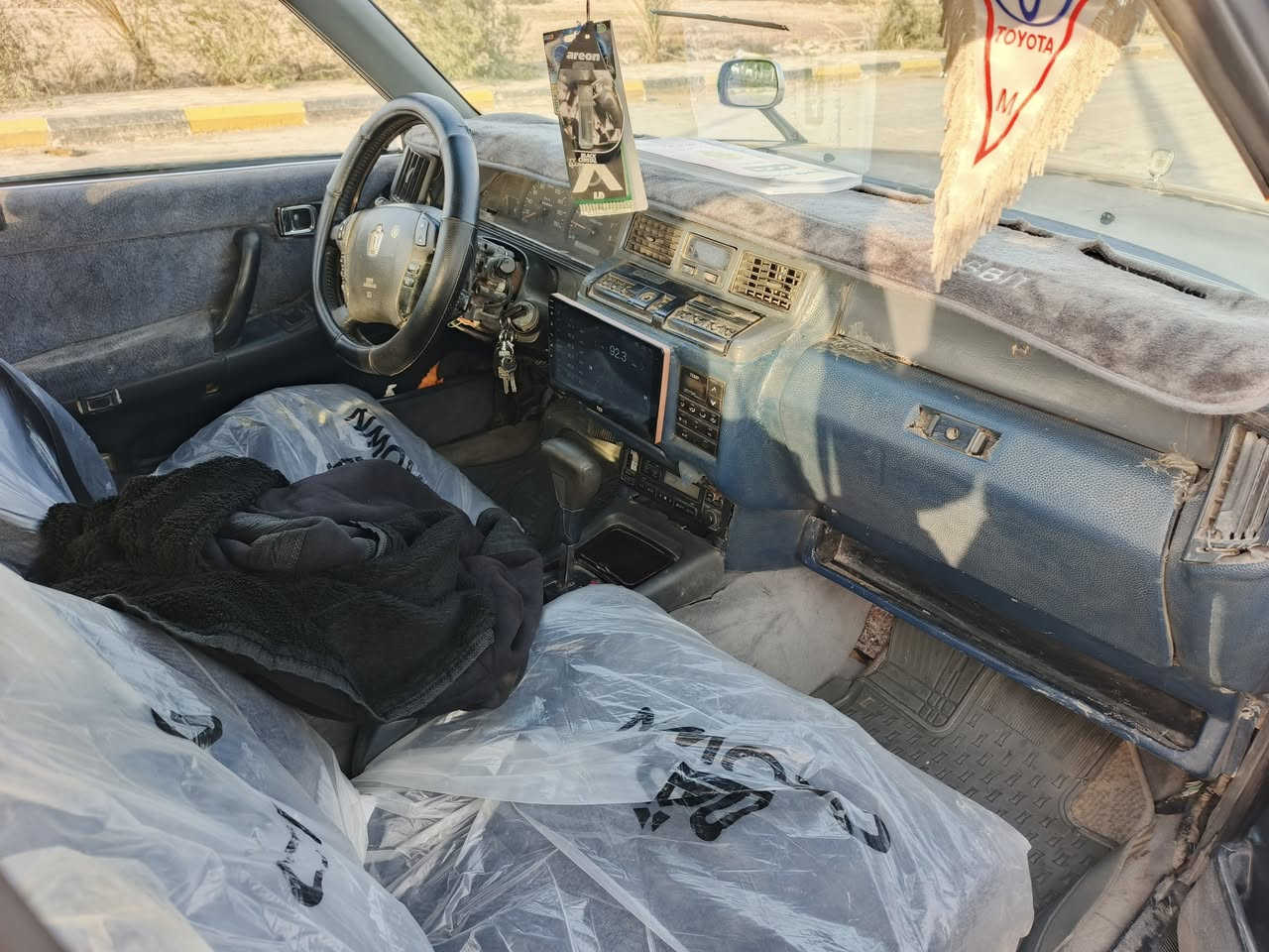 السلام عليكم ارنب للبيع موديل ٩٥گير ومكينه فيفيتي اثنين ونص فيشه وحده جدد تخم تاير حداديه كهربائيات شغاله كلهه السياره جاهزه وحلوه غرفتهه حلوه نقص السياره فقط تبريد رقم بغداد سنويه ل٢٧ وللعلم بيهه گصة قماره السعر ٤٥وبيهه مجال مكاني بالشطره *********** مراوس حسب القناعه ماكو مشكله
