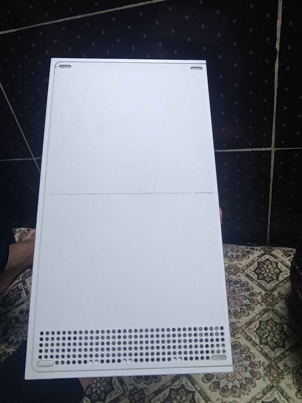 السلام عليكم ... سيريس s للبيع إصدار 24 لوك مامفتوح ولا واصل مصلح مع يده بلاديه ويده كيم سير ..السبب ما متفرغ للعب وشايله 
مابي اي عيب هو واليدات 
مكاني كركوك 370 
*********** Singapore
