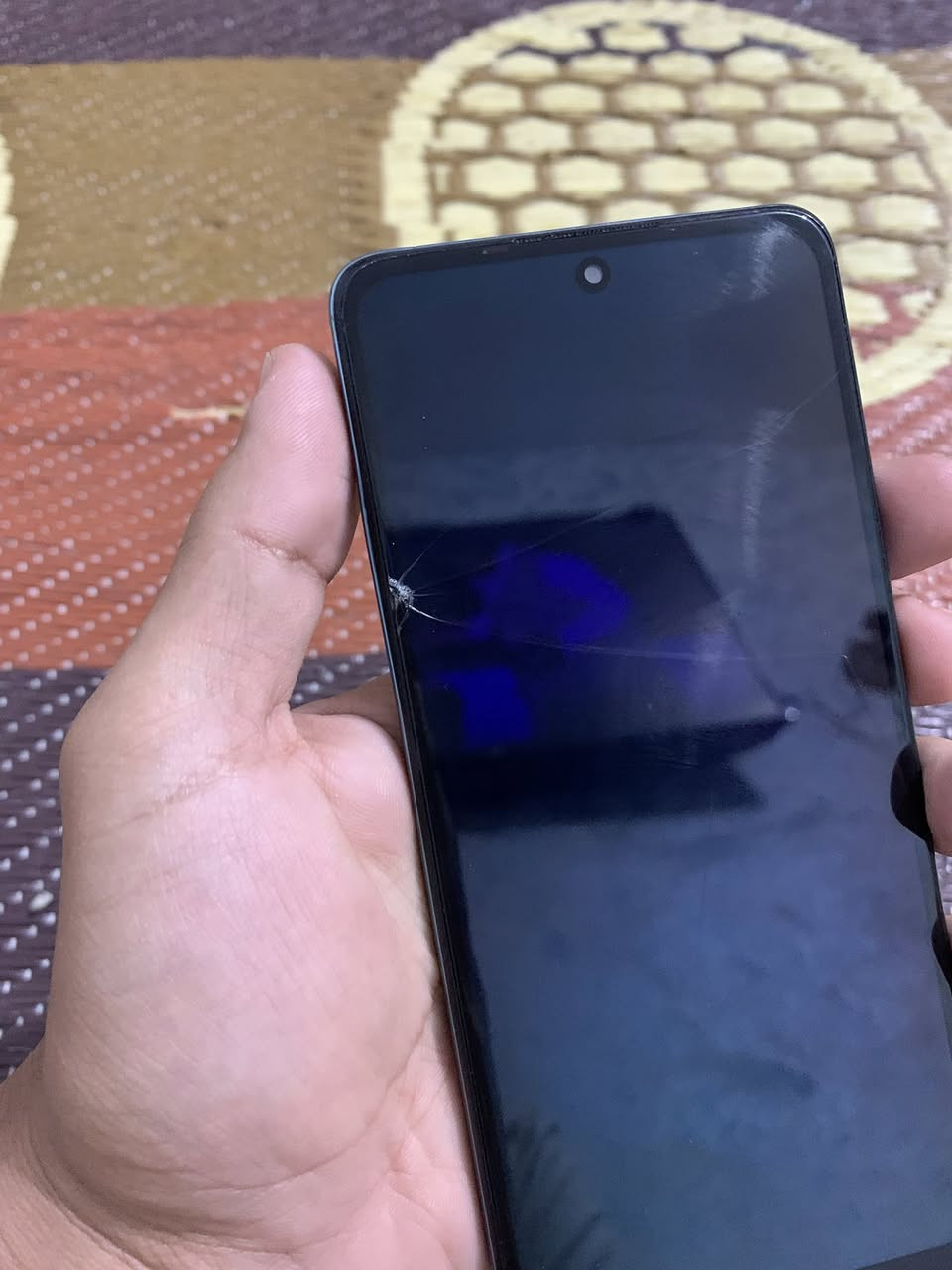 السلام عليكم
Redmi Note 10 Pro 
ذاكرة 128
معالج سناب دراكون 732G يعني ببجي 60فريم 
بي فطر بالشاشة من صفحة بس مامأثر عل لمس
والظهر مفطور 

سعرة 100قفل
العنوان الرمادي حي البكر قرب النادي الملكي 
للاستفسار اتصل وتدلل ***********
