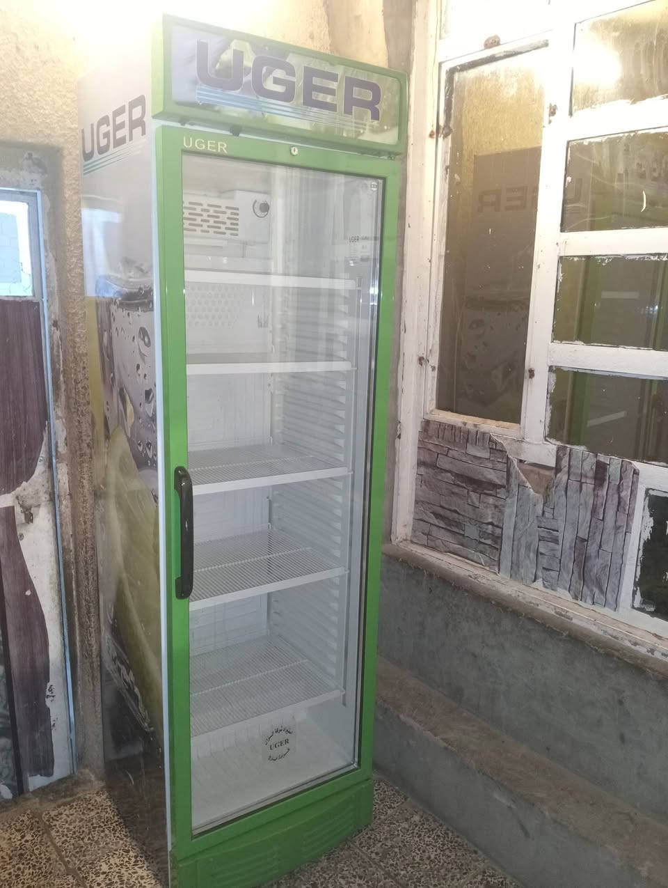 عارظه للبيع نضافته 90/100 ماطور عاطل جديد كلش زلق مابهه سعر 200وبيهه مجال بسيط عنوان  بغداد لمشتل حي المعلمين حي رئاسة ***********
