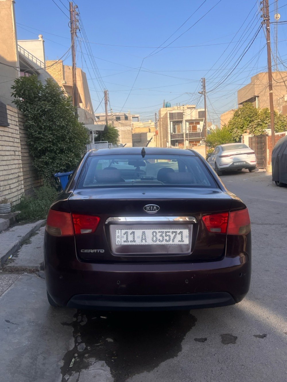 سيراتو خليجي موديل ‬2009  بيه صبغ جاملغ وباب واكو ضربه بل تكمه  بسيطه من الخارج موضحه بل صوره  محرك  دوش كير  مكفولات تبريد ثلج العنوان بغداد الدوره رقم الهاتف ***********