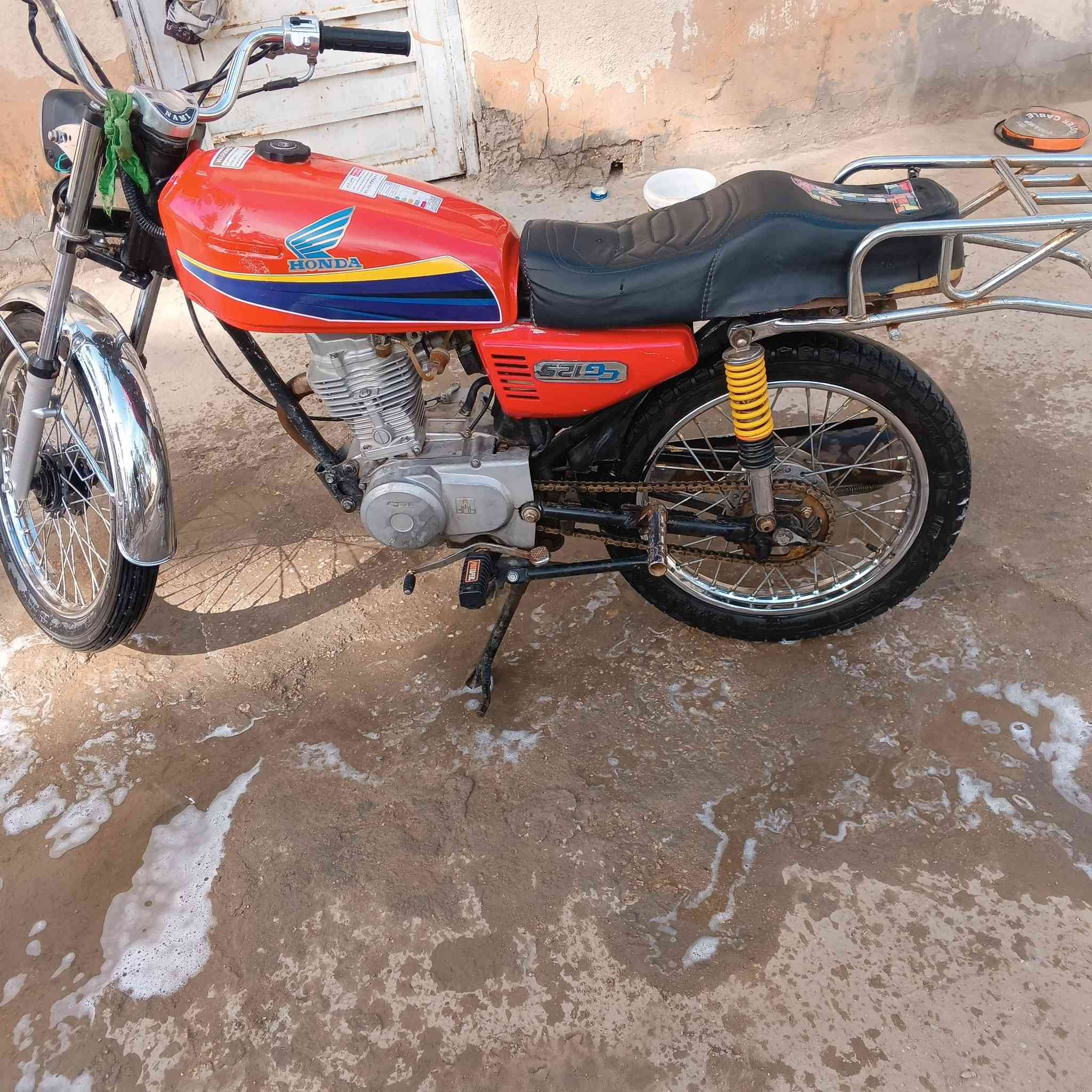 سلام عليكم شباب دراجه اربعه كير للبيع كلك مكينه شلامجه شاصي شلامجه الاصلي السعر 350   بيه مجال مكان طويريج الخيرات الرقم ‏‪***********‬‏
