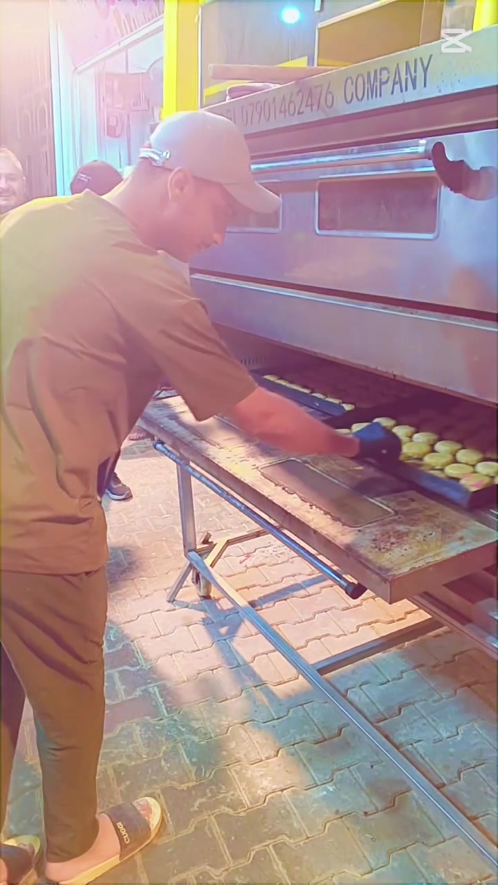 كليجة مشكل تمر ولقم شرط الهشاشه والطعم 
والكيلوا فقط ((4000)) بس 🥳🥰🤩🤩
سارعوااا بالحجز التوصيل مجاني داخل بلد 
العنوان صلاح الدين قضاء بلد شارع الامير مجاور مطعم دبي 
***********

