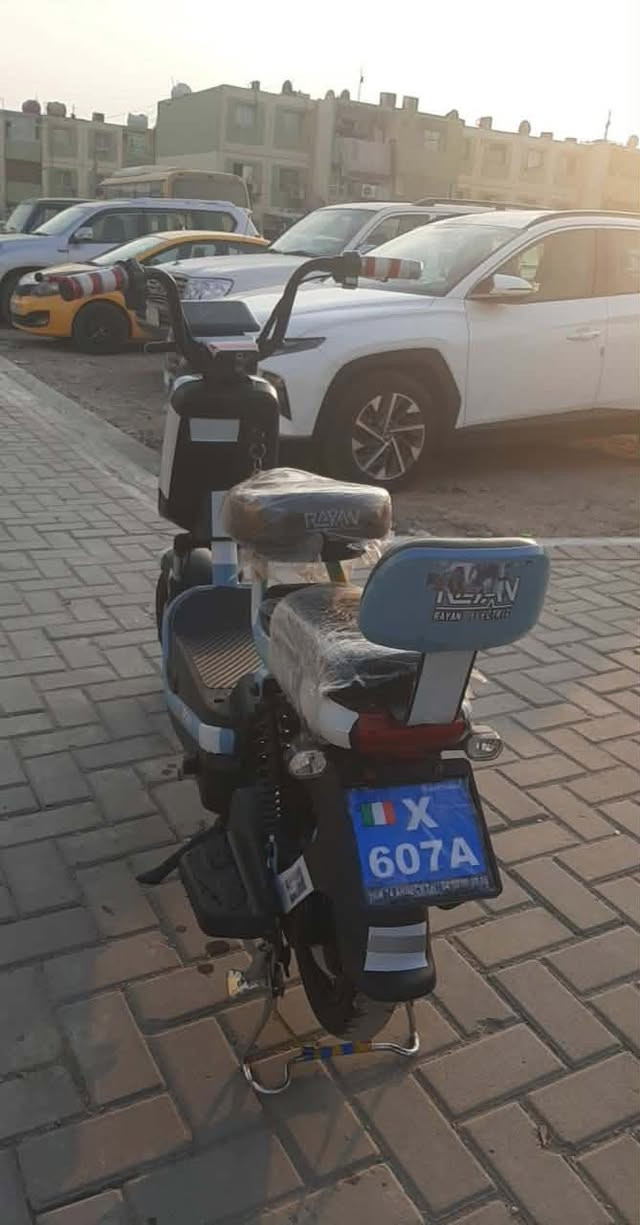 دراجه شحن ريان حجم 14 اي عطل مابيه بصمه تشغيل عن بعد سويج باتريات جدد مامستخدمة  عقل مالته الاصلي سعر ٣٠٠ وبي مجال التصال ***********
