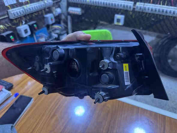 بك لايت يمنه للبيع شغال اصلي كوري اتصال***********
سعر٧٥بي مجال
