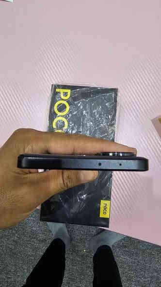 السلام عليكم 
بوكو F6 سعر الجديد ماله530 الف
 مستعمل قليل نضافه 95
ذاكره 512
ملحقات كامله شاحن 90 واط
السعر 400
 مكاني الزبير/للتواصل واتس اب او اتصال/*********** الزبير
