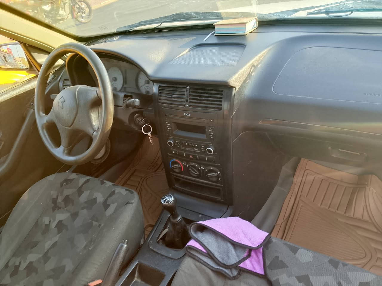 سلام عليكم بيكم سمند موديل ٢٠١٧
بدون ضربه بدون صبغ سياره نضيفه وجاهزه تبريد كهربائيات مفوله كبل للشارع 
سعر ٤٠وبيها مجال تحويل ثاني يوم رقم نكليزي
***********
