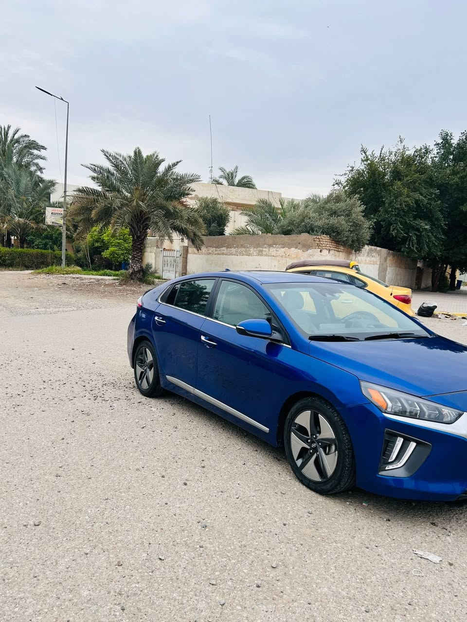 سلام عليكم
هوندا ايونك 
موديل ٢٠٢٢
فول الفول 
محرك ١٦٠٠ هايبر 
دوش 
سياره كلش قتصاديه 
السياره مكفوله 
بيه صبع جاملغ خلفي 
وباب 
حادث بسيط 
السعر ١٣٥
للاتصال 
***********
