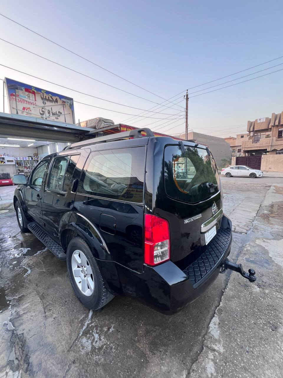 السلام عليكم  
نيسان باثفندر 2008
رقم بغداد هزة جديدة لل28
ما بيه حادث 
بيه صبغ بنيد اثر جراد وبالداير مال جاملغ اثر طخه هنا 
مكينة 4000 v6
كير ومكينة كفالة 
باتري جديد 
تايرات ياباني 
السعر 100وبيه مجال للطيبين 
مكانه بغداد حي العدل 
رقم الهاتف *********** بغداد, العراق
