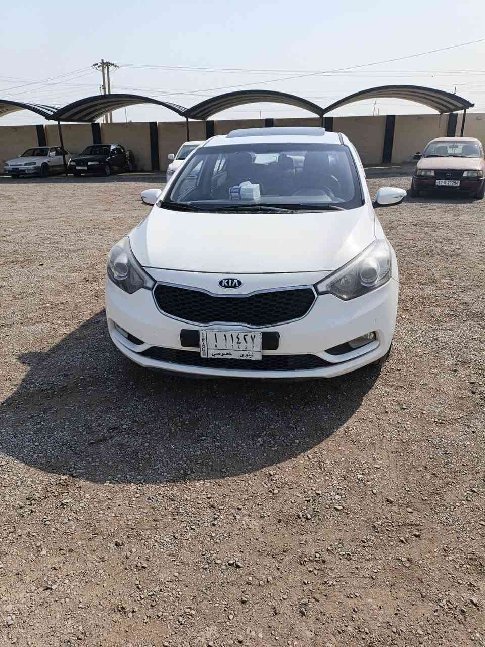 السلام عليكم كيا سيراتو موديل 2014 رقم نينوى شرط التحويل الضرر بوند بدون دواخل وبيها  صبغ براس الجامغ محرك 18 ما مفتوح السعر 118ترهم مراوس حسب القناعه ***********
