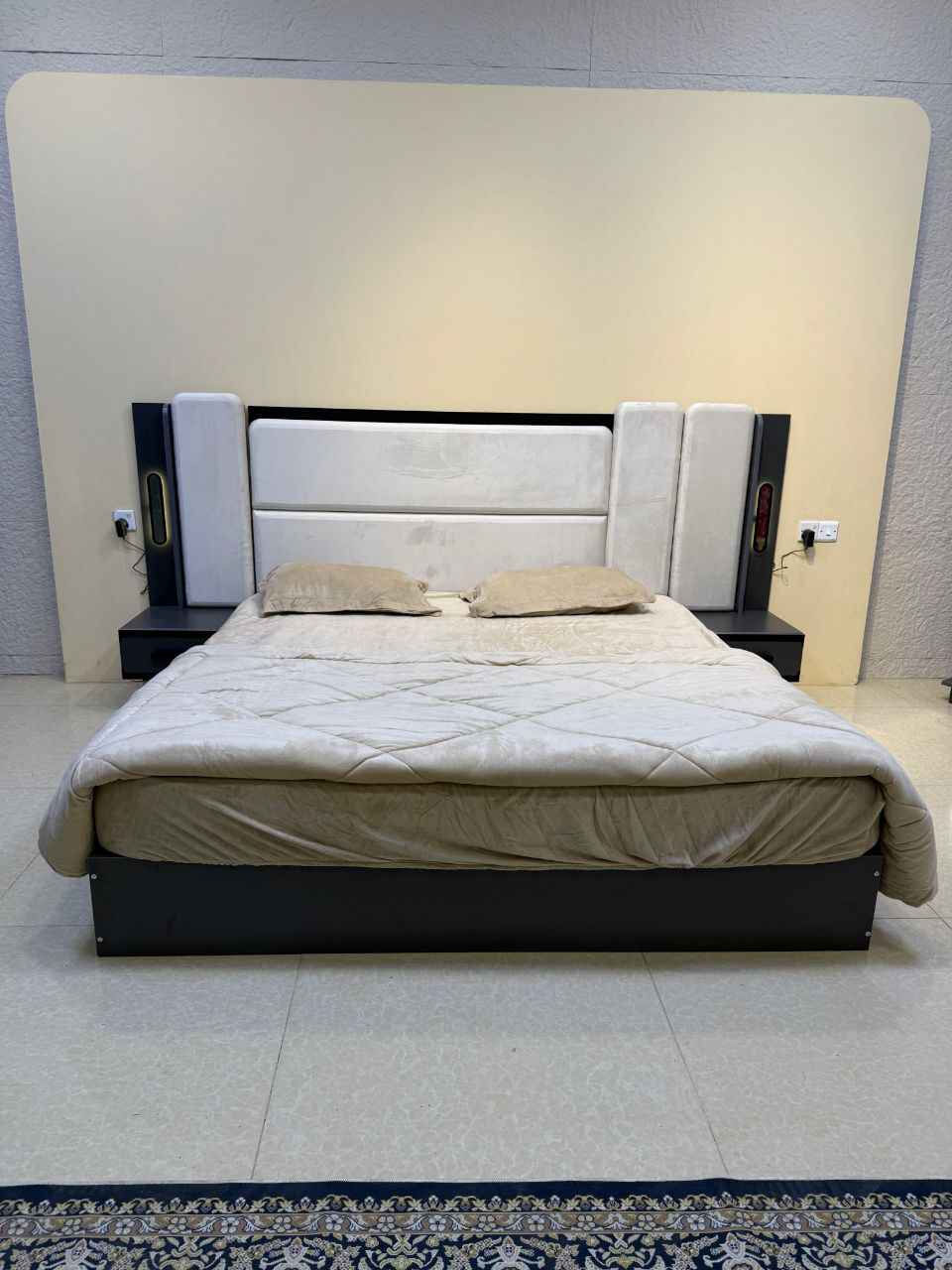 غرفة نوم نورين ابواب 7 قطع معمل اصلي درجة اولى📢

نفس الصورة بالضبط💯
ابواب الوسط المنيوم 
انارة لد بالكنتور 
برغي وجوي حديد
سرير جك خزان 
نرمايد هيدروليك 
سكك ثلاث مراحل  
متوفرة بلون رصاصي
كنتور 6 باب قياس 225سم✅
ملحق كنتور 2 باب 75سم✅
سرير 180*200✅
كومديات عدد 2✅
ميز تواليت✅
مراة قيافه✅

السعر  930 الف عراقي💰 كربلاء, العراق


**إذا كنت صاحب هذا الإعلان وتريد حذفه لأي سبب، رجاءا أرسل رسالة إلى الدعم الفني**