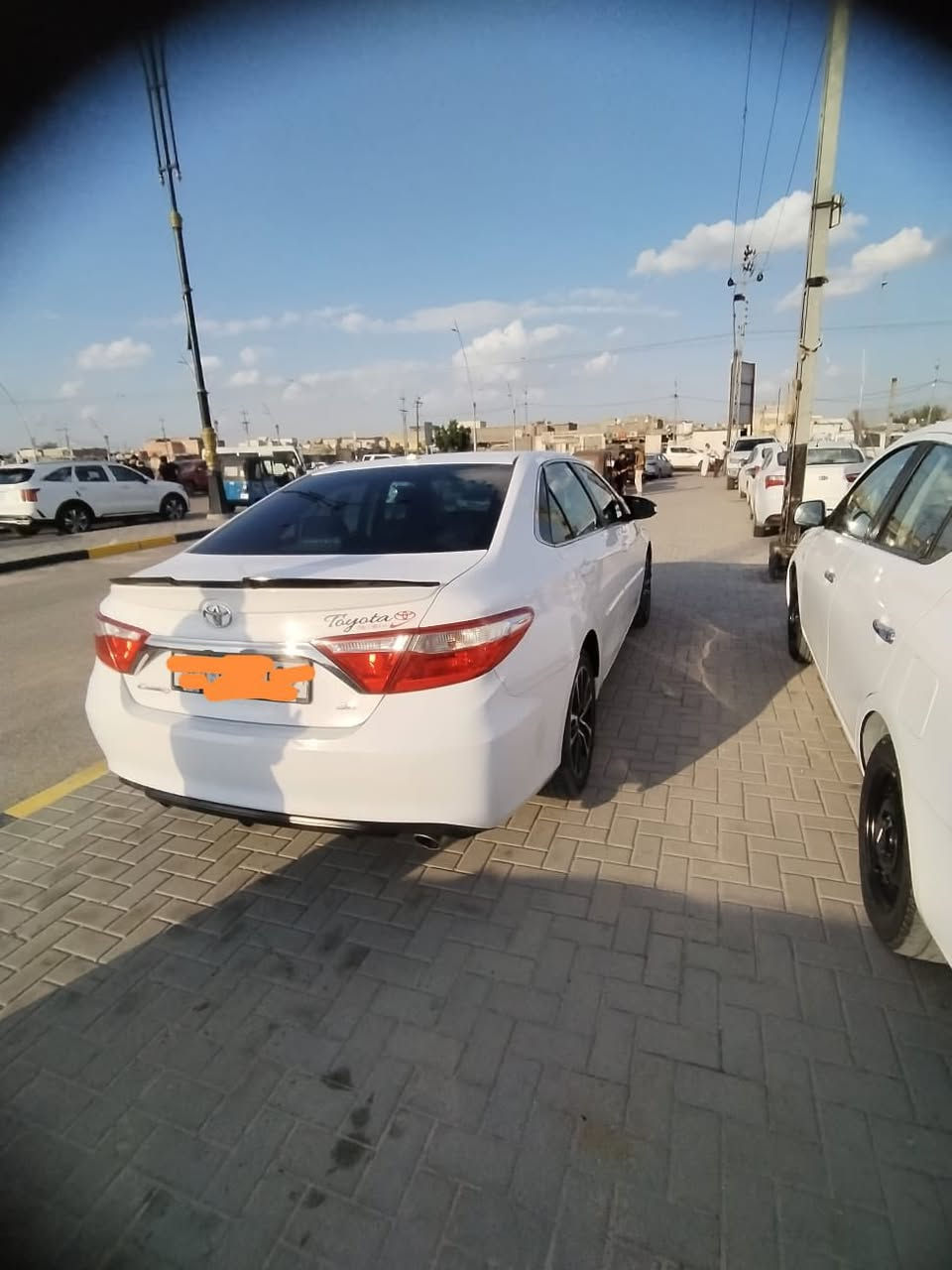 السلام عليكم سياره كامري وراد امريكي 2016فول مواصفات عدا البصمه كير ومكينه مكفولات مكينه 2500 تحكمات ستيرن شفتات كرسي كهربائي كشنات جلد تبريد ثلج شاشه كامره رادرات وهواي مواصفات سياره كلش نضيفه ربع ماذب عليه السعر 145 علماً انا مكلف بالنشر والتفاصيل يم راعي السياره هذا رقمه ***********العنوان بصرة
