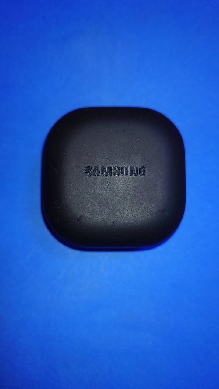 سماعات سامسونك كلكسي بودز 2 برو نظيفة و مكفولة عزل صوت ممتاز شحن مكفول السعر 75 آلف مكاني بغداد قرب جسر الطالبية الجديد رقمي ***********
