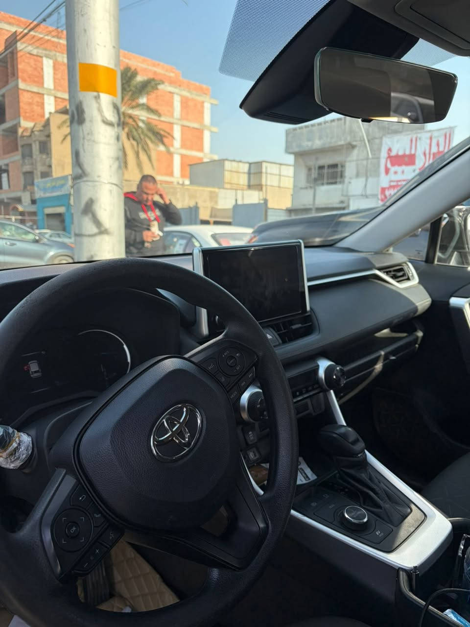 السلام عليكم
راف فور 2023 هايبرد
فئة woodland الجبلية 
ماشي ٤٠ كيلو 
حادث بسيط فقط دعامية امامية
بدون لغد ودواخل شرط كلشي بلادي
شاشة كبيرة الحديثة
مكان السيارة شارع فلسطين 
***********
