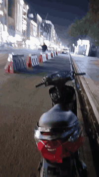 ثعلب الدراجه شغاله وخير من الله صالصنة رياضي توبو طرب  نقص شوته وجوزه اني الجوزه مسويها دكمه   بس الصبح بيها تاخير ولتاخير بسب الكابريتر ملاحضة نضافة الكفرات 60%
 350 وبيها مجال مكاني بغداد 
***********
