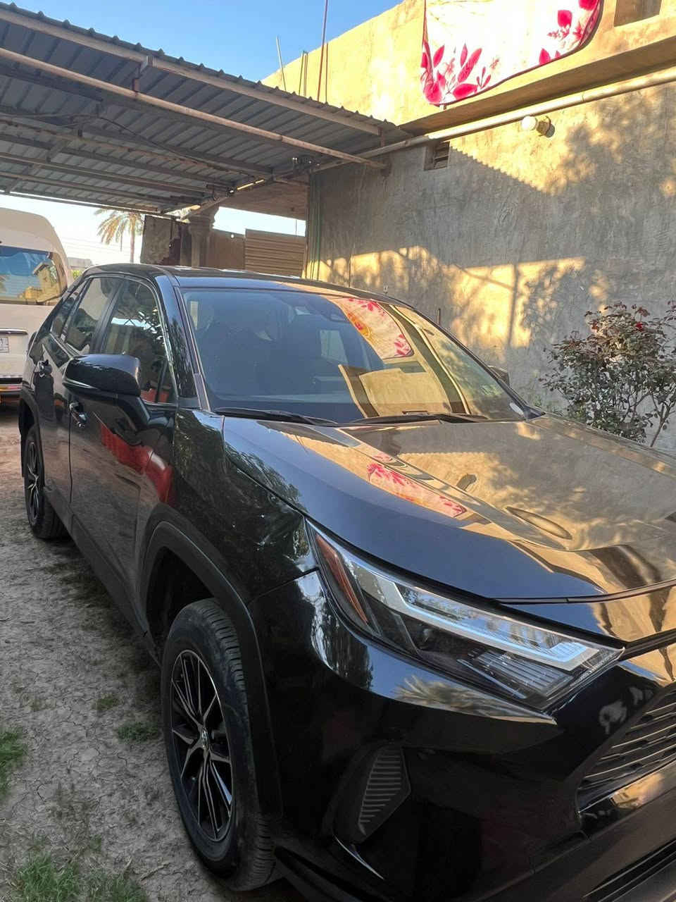 راف 4 موديل 23 مواصفات LE  مكينه 2500 بانزين فقط مكاني بغداد المدائن لتواصل *********** 
باقي التفاصيل داخل الصور.
