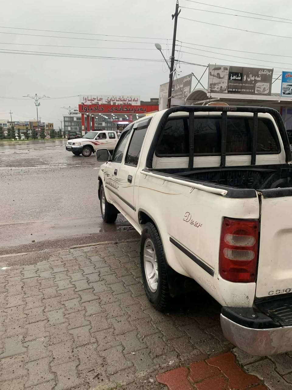 سەرەتا بەناوی خوای گەورە
دێر2007لۆک مەکینە بەخ مەنەفێست ئەسڵی
ناوسور چوار جام کارەبای تەبریت لەسەر سویچ
قوفڵ مەرکەزی چوار تایەو ویلی لۆکی بۆ بەستراوە 
تندوتۆڵ و بێمەسرەف گێڕو مەکینەو ئەکسلی بەشەرت
ناوسور بەرەدەرگاو داشبولی لۆک خایسی نیە.
سعری 47گەڵاو مەحامەلە.
شوێن ڕانیە حاجیاوا 
***********
گەرمووشتەری تەلەفون بکە جوابی کۆمێنت نادەمەوە
