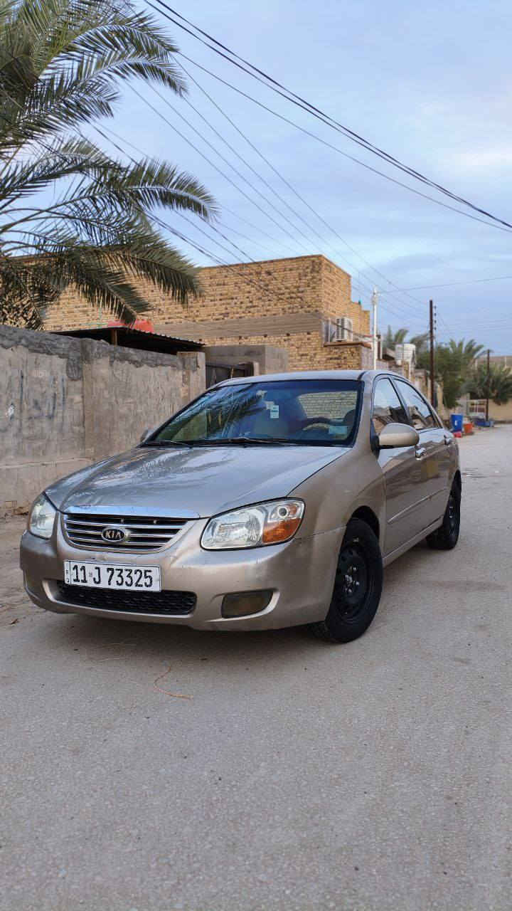 السلام عليكم سيراتو 2009 
بيه الجاملغ الأمامي مال العبري مبدل بلادي نفس لون السياره وصوب السايق جارد الأمامي رشات صبغ ابيع حزام بس هي مو حزام محرك كير حداديه مكفولات السياراه رقم انكليزي بغداد سنوية ل٣٠ هزه جديده السياره ناعمه وحلوه سعر السياره ٧٩ وبيه مجال 
للأستفسار الأتصال ***********
