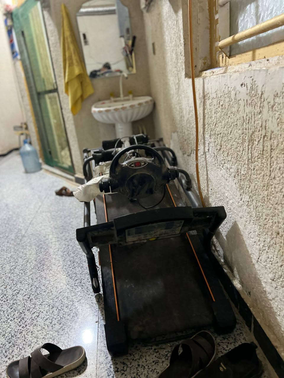 جهاز رياضه 

بي ركض وبي حرق شحوم 
الكارت مالته  ضاع ووكف الجري الرياضه 
بقه بس الشحوم شغال 

 وابيعه ع عطله ب٨٥ وبي مجال
*********** ***********
