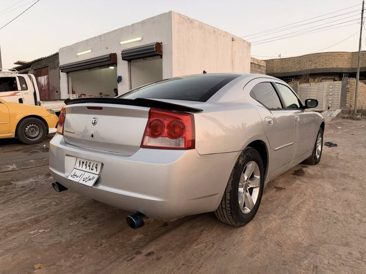 السلام عليكم مراوس بيع 
جارجر مديل ٢٠٠٨ رقم اربيل راعيه هنا بالناصريه يريد مداور سياره كفاله من الضربه والتبديل بيها صبغاة اربع قطع سياره جاهز من جميع النواحي حداده جديده تبريد ثلج تخم تاير  لايت زنون سياره نصبتها احله من الصور السعر١٠٥ او بيه  مجال لاستفسار لاتصال علا الرقم *********** المكان ذي قار قضاء النصر
